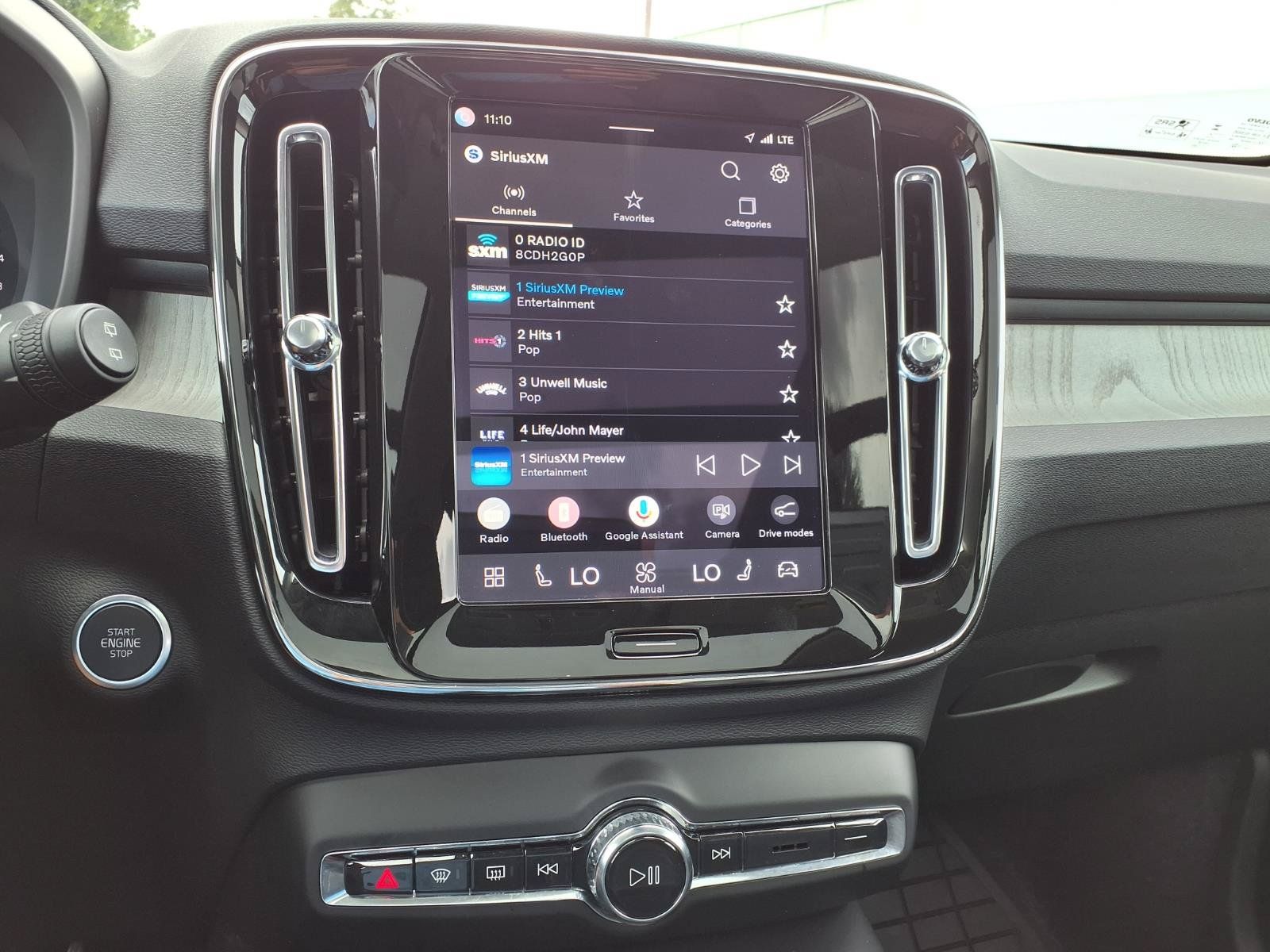 Certified 2025 Volvo XC40 B5 Ultra AWD/4WD image 26