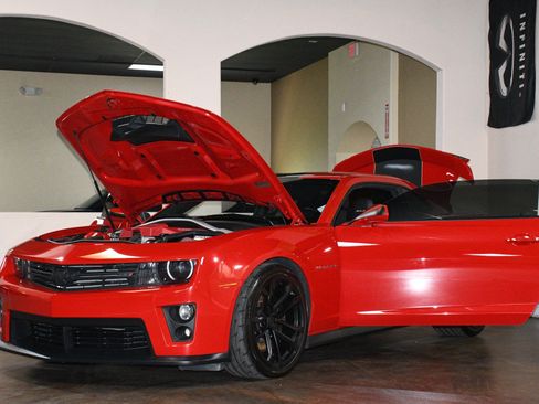 Used 2013 Chevrolet Camaro ZL1 w/ Gray Stripe Package RWD image 90