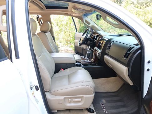 Used 2011 Toyota Sequoia Limited AWD/4WD image 30