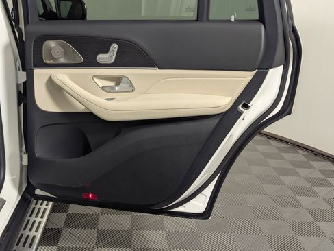 Used 2025 Mercedes-Benz GLS 450 4MATIC image 56