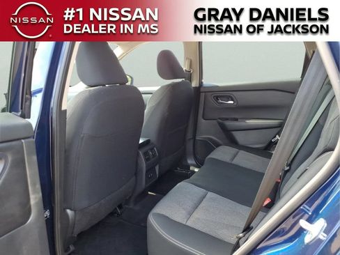 Used 2024 Nissan Rogue SV AWD/4WD image 27