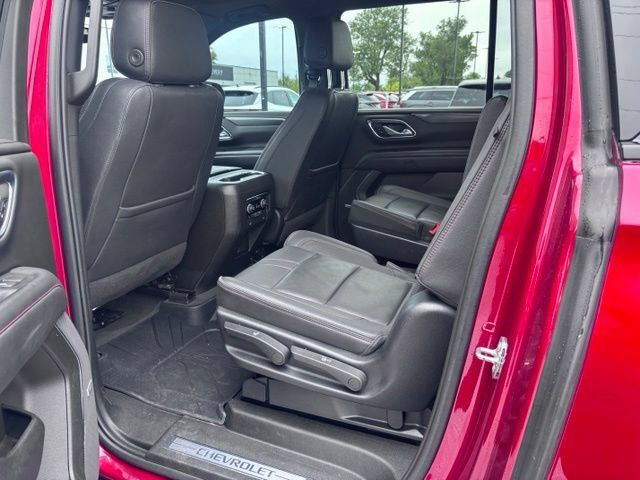 Used 2022 Chevrolet Suburban RST w/ Luxury Package AWD/4WD image 40