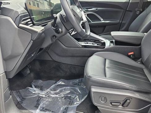 Certified 2025 Audi Q5 Premium w/ Convenience Package AWD/4WD image 17