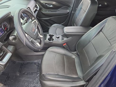 Used 2022 GMC Terrain SLT w/ Infotainment Package II image 4