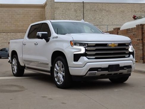 Used 2023 Chevrolet Silverado 1500 High Country w/ High Country Premium Package AWD/4WD image 2