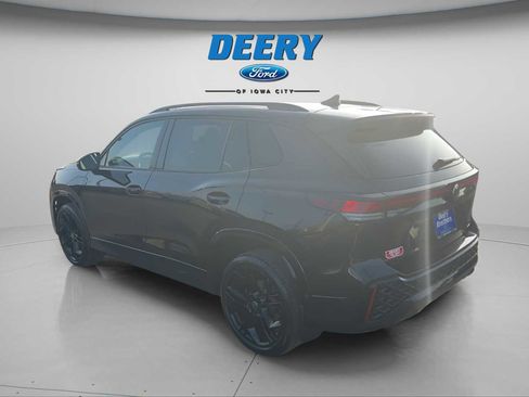 Used 2025 Volkswagen Tiguan SE R-Line image 4