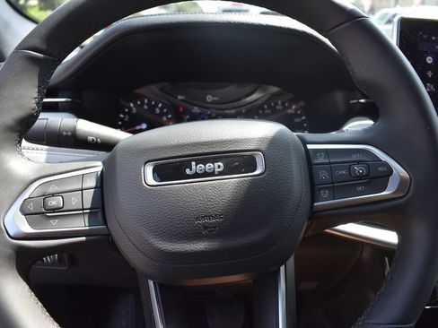 Used 2025 Jeep Compass Limited AWD/4WD image 14