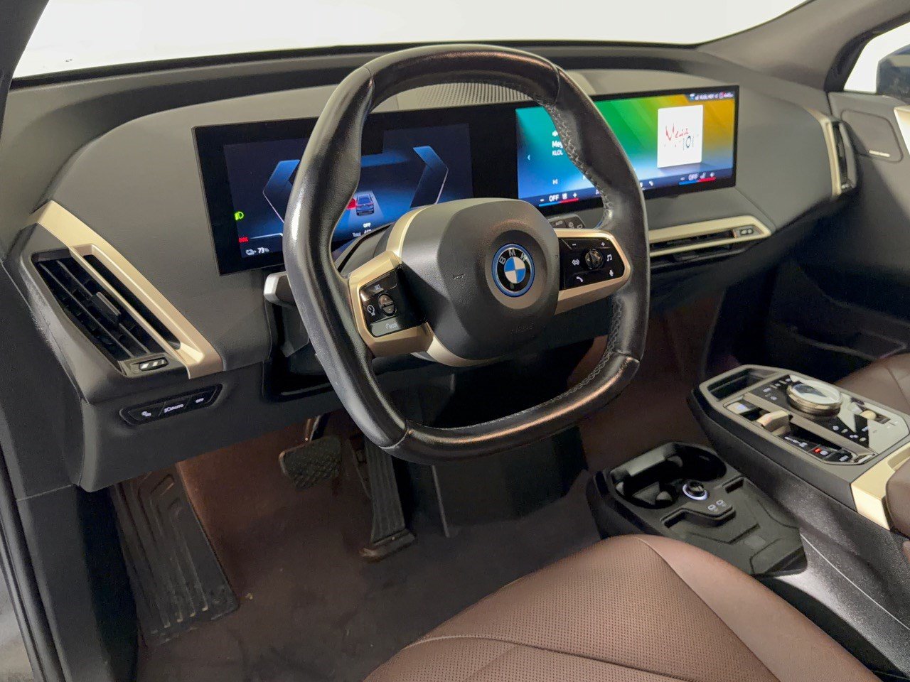 Certified 2024 BMW iX xDrive50 w/ Sport Package AWD/4WD image 4