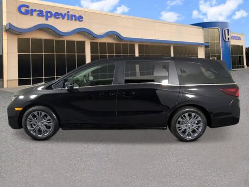 New 2026 Honda Odyssey Touring image 2
