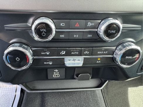 Used 2025 Ford F150 XLT w/ Equipment Group 301A Standard AWD/4WD image 21
