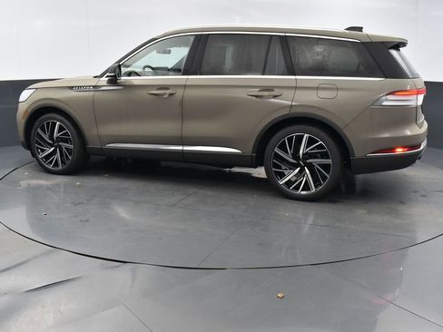 New 2025 Lincoln Aviator Reserve w/ Equipment Group 201A image 2