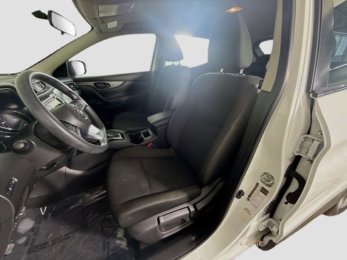 Used 2019 Nissan Rogue Sport S image 21