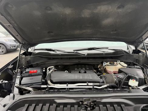 Used 2024 Chevrolet Silverado 1500 Custom Trail Boss w/ LPO, Dark Essentials Package AWD/4WD image 32