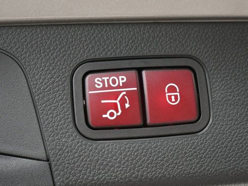 Used 2022 Mercedes-Benz GLC 300 image 17