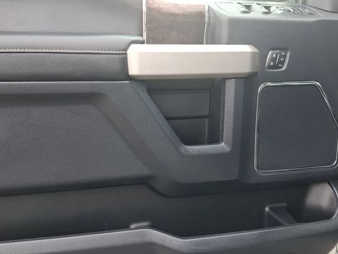 Used 2022 Ford F250 Lariat w/ Black Appearance Package image 16