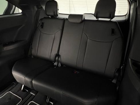 Used 2023 Toyota Sienna XSE image 16