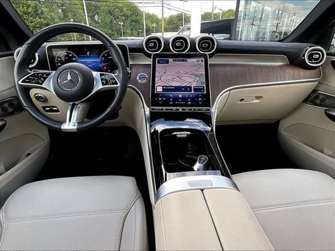 Used 2024 Mercedes-Benz GLC 300 4MATIC image 9