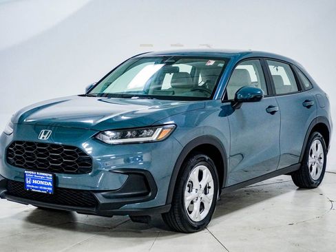 Used 2023 Honda HR-V LX image 3