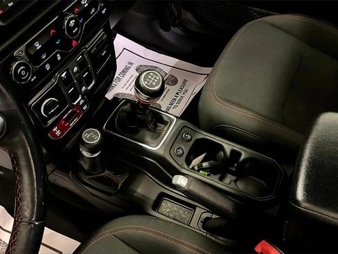 Used 2020 Jeep Gladiator Rubicon w/ Trailer Tow Package image 18