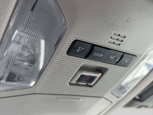 Certified 2025 Toyota RAV4 XLE AWD/4WD image 32