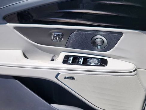 New 2026 Lincoln Nautilus Reserve w/ Jet Appearance Package AWD/4WD image 9