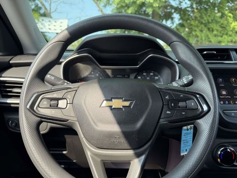 Used 2021 Chevrolet TrailBlazer LS FWD image 24