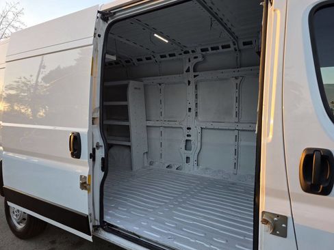 Used 2021 RAM ProMaster 2500 image 12