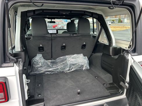 Used 2024 Jeep Wrangler Sport image 35