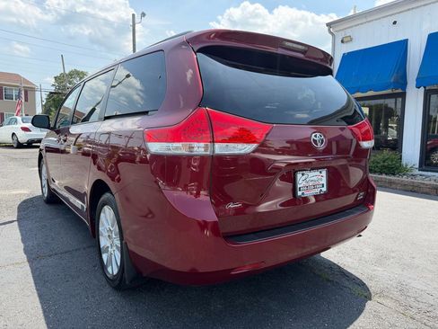 Used 2014 Toyota Sienna XLE AWD/4WD image 7