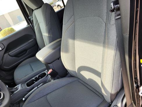 New 2025 Jeep Gladiator Willys image 15