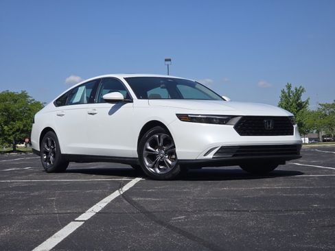 Certified 2023 Honda Accord EX image 2
