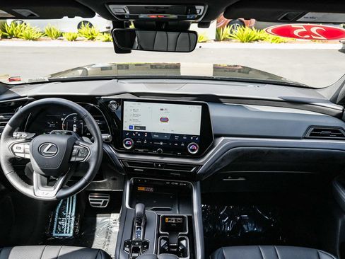 Used 2025 Lexus TX 500h AWD w/ Technology Package image 13