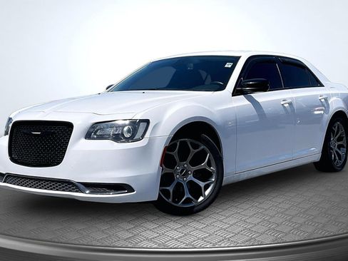 Used 2018 Chrysler 300 Touring w/ Sport Appearance Package image 12
