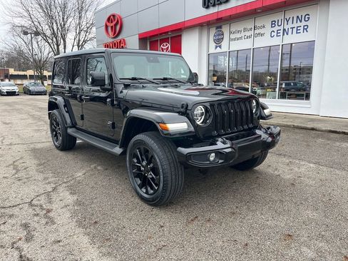 Used 2022 Jeep Wrangler Unlimited Sahara image 8