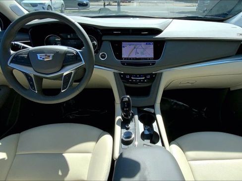 Used 2025 Cadillac XT5 Premium Luxury w/ LPO, Floor Liner Package AWD/4WD image 15