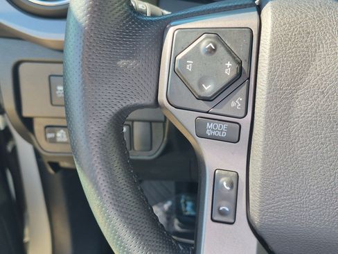 Used 2022 Toyota Tacoma TRD Off-Road w/ TRD Premium Off Road Package AWD/4WD image 16