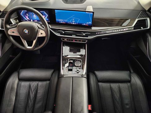 Used 2025 BMW X7 xDrive40i AWD/4WD image 6