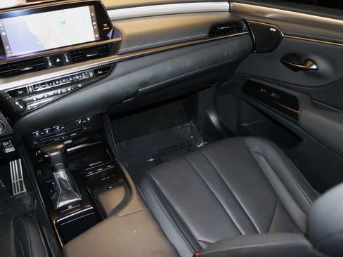 Used 2020 Lexus ES 350 F Sport w/ Accessory Package 2 FWD image 17