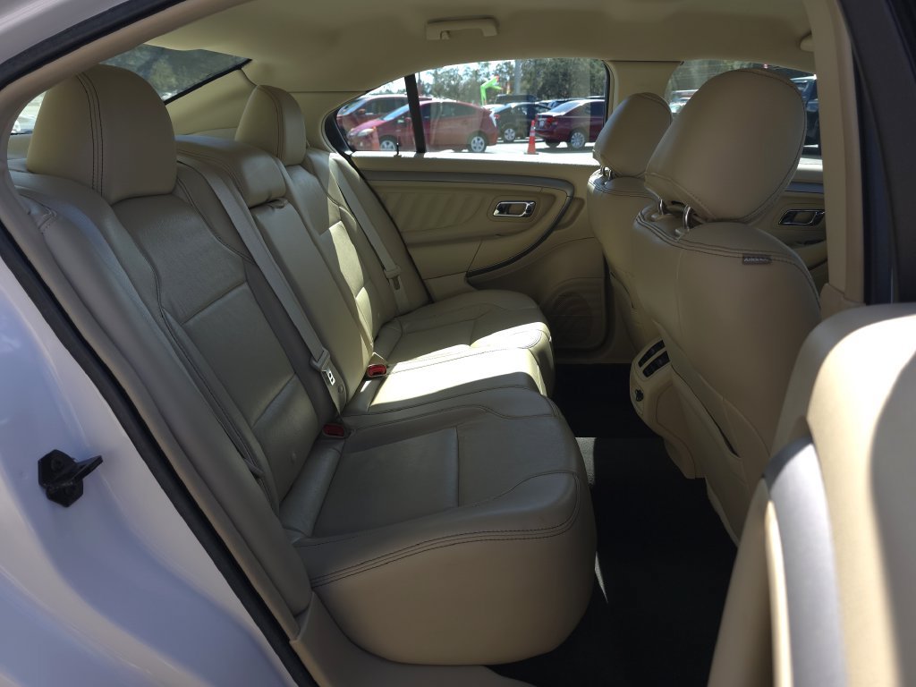 Used 2015 Ford Taurus SEL w/ Equipment Group 201A FWD image 15