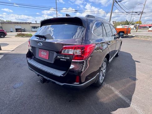 Used 2017 Subaru Outback 3.6R Touring w/ Popular Package #5A AWD/4WD image 5