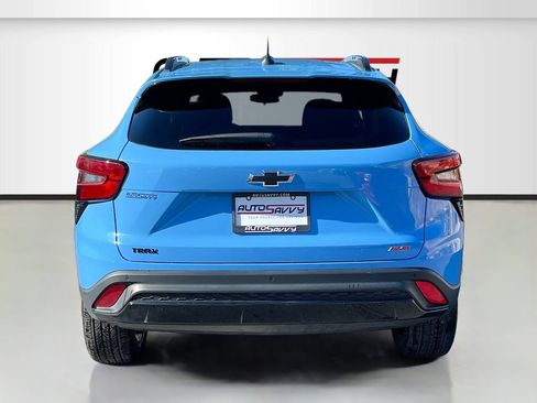 Used 2024 Chevrolet Trax RS w/ Sunroof Package FWD image 6