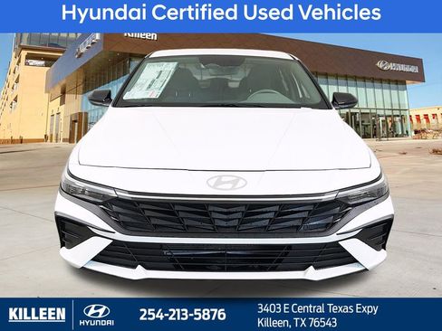 Used 2025 Hyundai Elantra Sport image 2