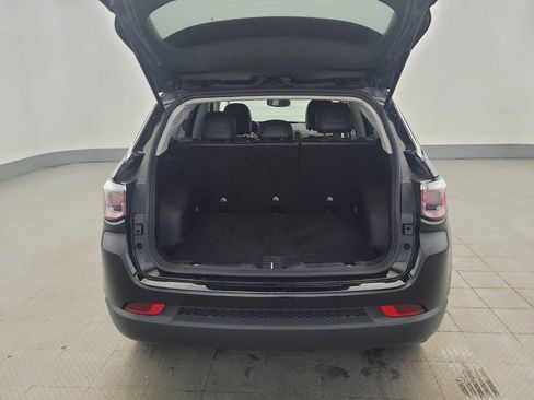 Used 2020 Jeep Compass Latitude FWD image 29