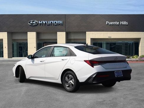 New 2026 Hyundai Elantra SE FWD image 5
