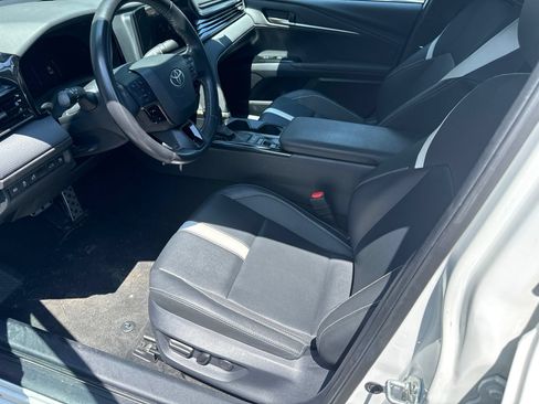 Used 2025 Toyota Camry SE FWD image 13