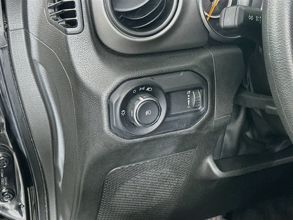 Used 2023 Jeep Wrangler Unlimited Sport AWD/4WD image 15