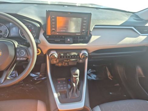 Used 2022 Toyota RAV4 XLE image 15