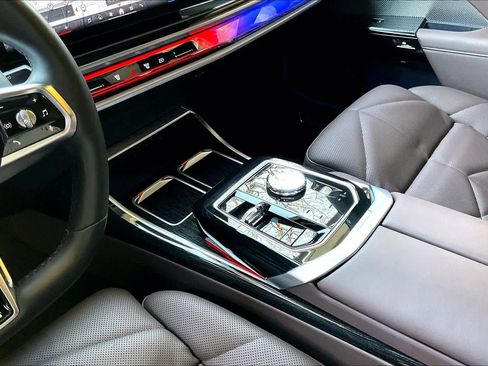 Certified 2025 BMW 740i 740i image 17