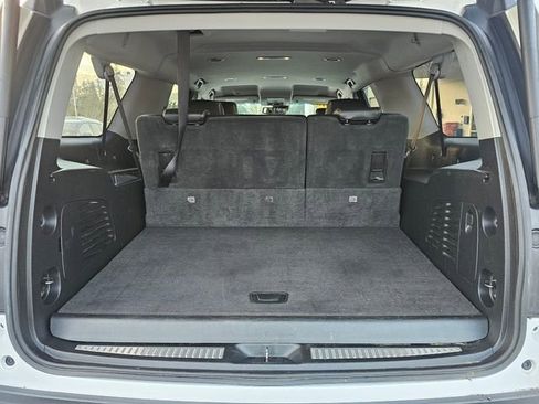 Used 2018 Chevrolet Suburban LT image 17