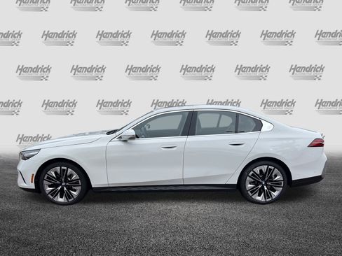 Used 2025 BMW 530i image 7